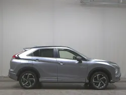 Grau Gebraucht 2022 Mitsubishi Eclipse Cross Plus SUV | 17.680 €