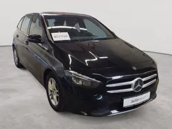 Kosmosschwarz metallic Gebraucht 2020 Mercedes B200 Style Van / Kleinbus | 19.990 € (Guter Preis)