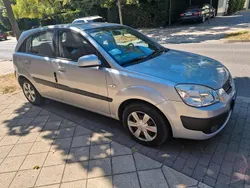 Silber Gebraucht 2007 Kia Rio 2 Kleinwagen | 2.500 €