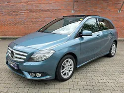 Blau Gebraucht 2012 Mercedes B180 Van / Kleinbus | 10.600 € (Fairer Preis)