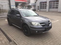 Grau Gebraucht 2006 Mitsubishi Outlander SUV | 2.575 € (Fairer Preis)