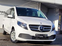 Weiß Gebraucht 2022 Mercedes V220 Van / Kleinbus | 36.350 € (Superpreis)