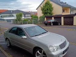 Silber Gebraucht 2004 Mercedes C220 Avantgarde Limousine | 2.850 € (Fairer Preis)
