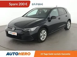 Schwarz Gebraucht 2020 VW Golf VIII Life Limousine | 17.100 € (Etwas zu teuer)