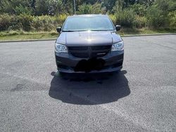 Grau Gebraucht 2015 Dodge Grand Caravan Van / Kleinbus | 12.400 € (Fairer Preis)