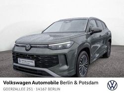 Cipressinogrün metallic Gebraucht 2025 VW Tayron Life SUV | 38.450 €
