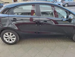 Schwarz Gebraucht 2013 Kia Rio DREAM-TEAM Edition Limousine | 4.600 € (Guter Preis)