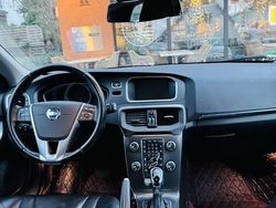 Schwarz Gebraucht 2013 Volvo V40 Momentum Kombi | 12.500 € (Teuer)