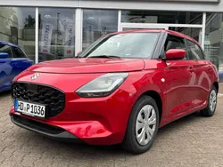 Burning red pearl metallic Neu 2025 Suzuki Swift Club Limousine | 17.490 €
