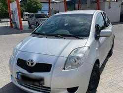 Grau Gebraucht 2006 Toyota Yaris Kleinwagen | 3.999 € (Etwas zu teuer)