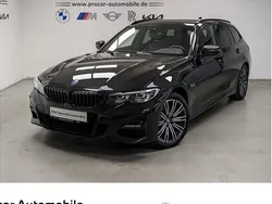 Saphirschwarz Gebraucht 2022 BMW 320e M Sport Kombi | 29.980 € (Fairer Preis)