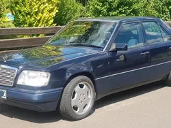 Blau Gebraucht 1995 Mercedes E220 Limousine | 4.800 €