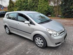Silber Gebraucht 2004 Toyota Corolla Verso Sol Van / Kleinbus | 4.999 € (Etwas zu teuer)