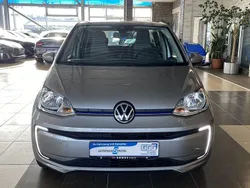 Silber Gebraucht 2020 VW e-up! Kleinwagen | 10.500 € (Guter Preis)