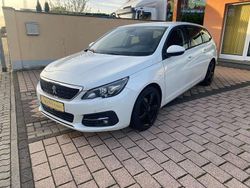Perlglänzend/metall Gebraucht 2017 Peugeot 308 Active Kombi | 6.450 € (Fairer Preis)