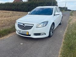 Weiß Gebraucht 2009 Opel Insignia Kombi | 4.400 € (Guter Preis)