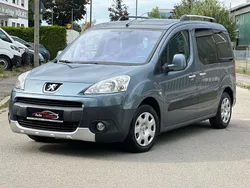 Blau Gebraucht 2009 Peugeot Partner Tepee Family Van / Kleinbus | 3.650 € (Fairer Preis)