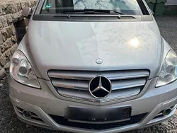 Silber Gebraucht 2009 Mercedes B180 Van / Kleinbus | 3.500 € (Fairer Preis)