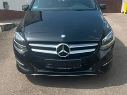 Schwarz Gebraucht 2017 Mercedes B200 Van / Kleinbus | 15.490 € (Fairer Preis)