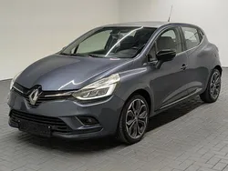 Grau Gebraucht 2016 Renault Clio IV Bose Edition Kleinwagen | 10.900 € (Etwas zu teuer)
