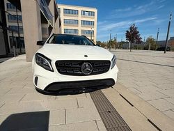Weiß Gebraucht 2018 Mercedes GLA200 Urban SUV | 23.650 € (Teuer)