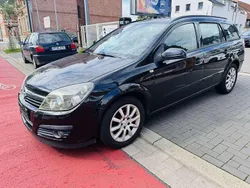 Saphirschwarz/black sapphire Gebraucht 2006 Opel Astra Edition Kombi | 1.780 € (Guter Preis)