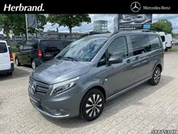 Grau Gebraucht 2022 Mercedes Vito Van / Kleinbus | 39.865 € (Teuer)