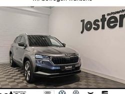 Graphitegrau metallic Gebraucht 2024 Skoda Karoq Selection SUV | 29.890 € (Guter Preis)