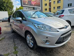Silber Gebraucht 2009 Ford Fiesta Ghia Kleinwagen | 3.200 € (Guter Preis)