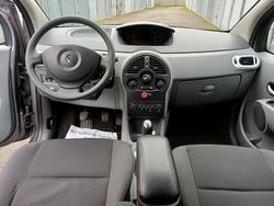 Grau Gebraucht 2012 Renault Modus Van / Kleinbus | 3.500 €