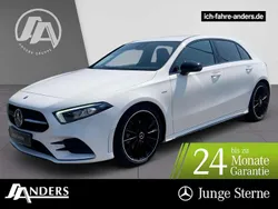 Polarweiss Gebraucht 2022 Mercedes A200 AMG Limousine | 28.474 € (Guter Preis)