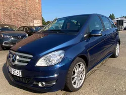 Blau Gebraucht 2010 Mercedes B200 Van / Kleinbus | 10.890 € (Teuer)