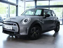 Grau Gebraucht 2022 Mini Cooper SE Essential Kleinwagen | 15.559 € (Fairer Preis)