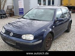 Blau Gebraucht 2002 VW Golf IV Limousine | 290 € (Fairer Preis)