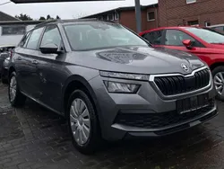 Graphitegrau metallic Gebraucht 2022 Skoda Kamiq Active SUV | 15.900 € (Fairer Preis)