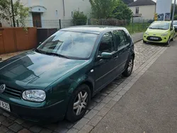 Grün Gebraucht 2002 VW Golf IV Basis Limousine | 1.500 € (Guter Preis)