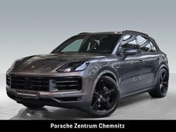 Grau Gebraucht 2024 Porsche Cayenne SUV | 92.480 € (Guter Preis)