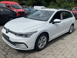 Weiß Gebraucht 2021 VW Golf VIII Life Kombi | 17.340 € (Guter Preis)