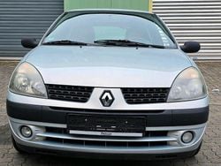 Grau Gebraucht 2004 Renault Clio II Kleinwagen | 1.200 € (Guter Preis)