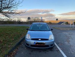 Blau Gebraucht 2004 Ford Fiesta Kleinwagen | 1.300 € (Fairer Preis)