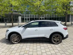 Weiß Gebraucht 2024 Audi Q4 e-tron S-Line SUV | 47.999 € (Superpreis)