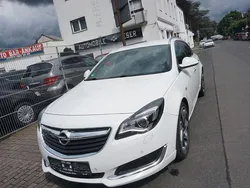 Weiß Gebraucht 2017 Opel Insignia OPC Kombi | 6.999 € (Fairer Preis)