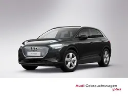 Mythosschwarz metallic (metallic) Gebraucht 2021 Audi e-tron SUV | 29.990 € (Teuer)