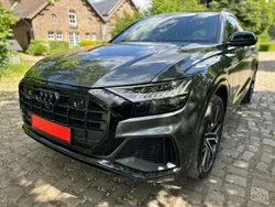 Grau Gebraucht 2019 Audi Q8 S-Line SUV | 59.990 € (Teuer)