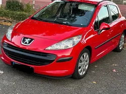 Rot Gebraucht 2007 Peugeot 207 Limousine | 3.500 € (Etwas zu teuer)