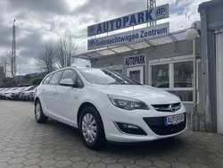Weiß Gebraucht 2014 Opel Astra Kombi | 6.700 € (Teuer)