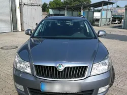 Blau Gebraucht 2013 Skoda Octavia Kombi | 5.200 € (Guter Preis)