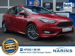 Rot Gebraucht 2018 Ford Focus ST-Line Limousine | 11.490 € (Fairer Preis)
