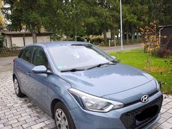 Blau Gebraucht 2016 Hyundai i20 Classic Kleinwagen | 7.500 € (Fairer Preis)