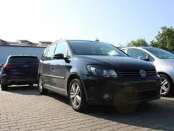 Schwarz Gebraucht 2012 VW Touran Highline Van / Kleinbus | 5.950 € (Etwas zu teuer)